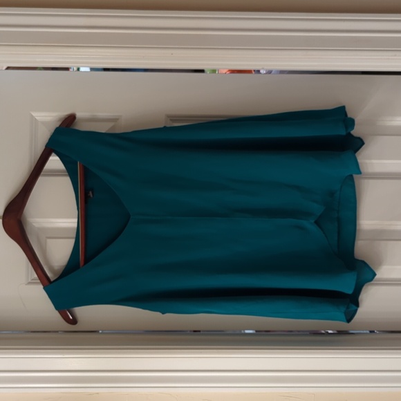 Teal sleeveless top - Picture 1 of 4